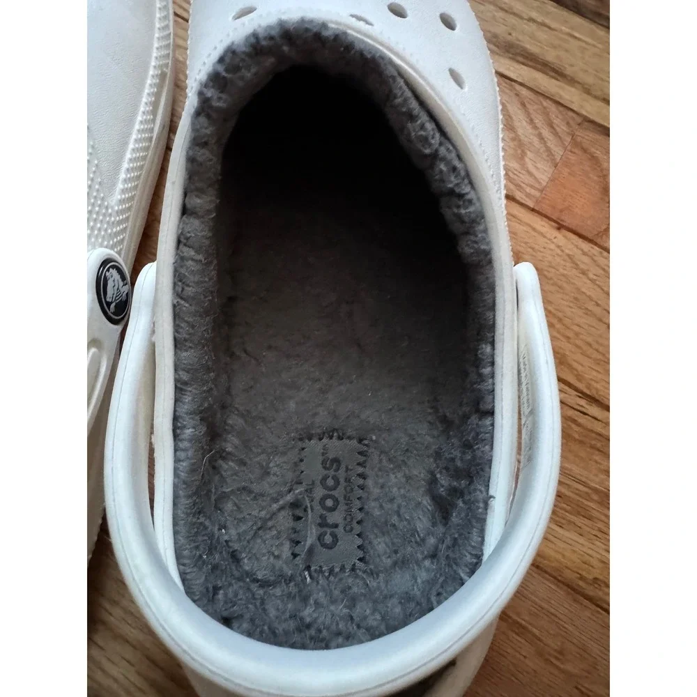 Crocs Kids Classic Fuzz Lined Clog White Grey Fur Size J5 203506-100